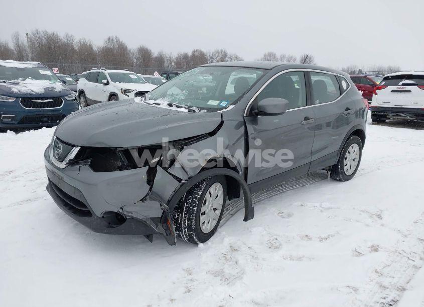 Photo 2 of 2019 Nissan Rogue SPORT S (VIN JN1BJ1CR6KW310176)