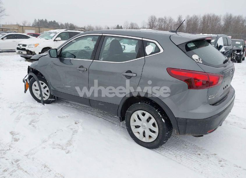 Photo 3 of 2019 Nissan Rogue SPORT S (VIN JN1BJ1CR6KW310176)