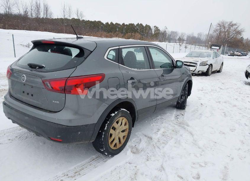 Photo 4 of 2019 Nissan Rogue SPORT S (VIN JN1BJ1CR6KW310176)