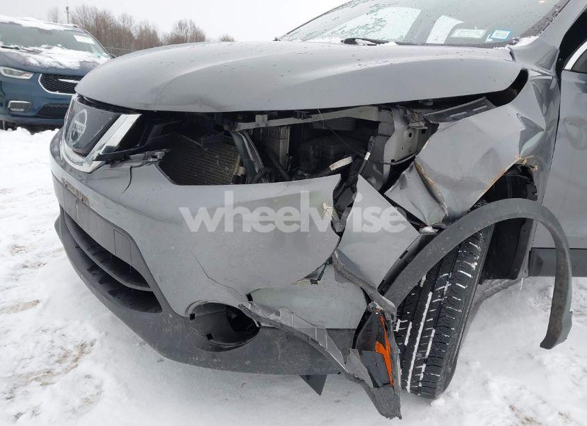 Photo 6 of 2019 Nissan Rogue SPORT S (VIN JN1BJ1CR6KW310176)