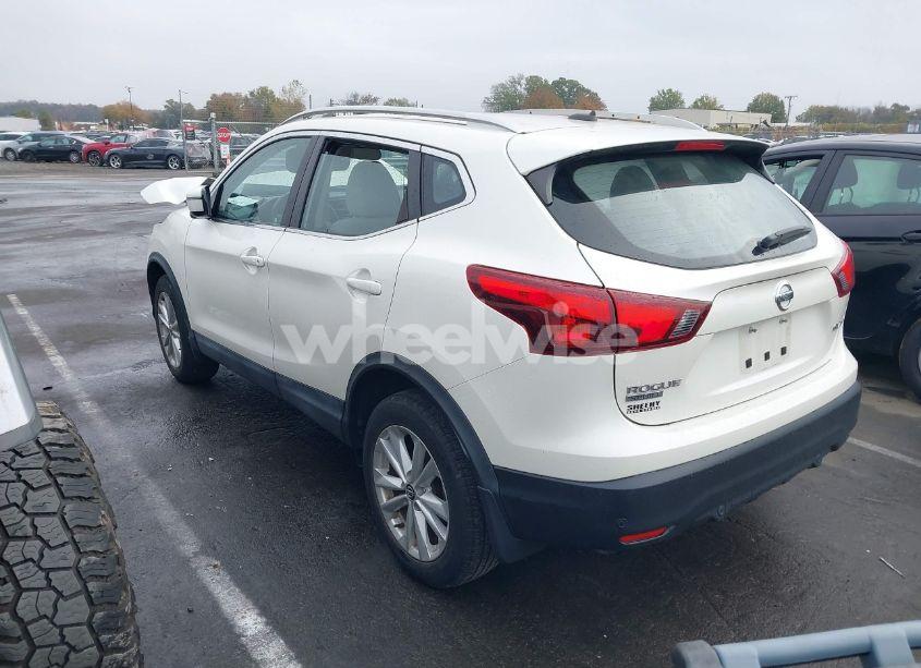 Photo 3 of 2019 Nissan Rogue SPORT SV (VIN JN1BJ1CR6KW334347)