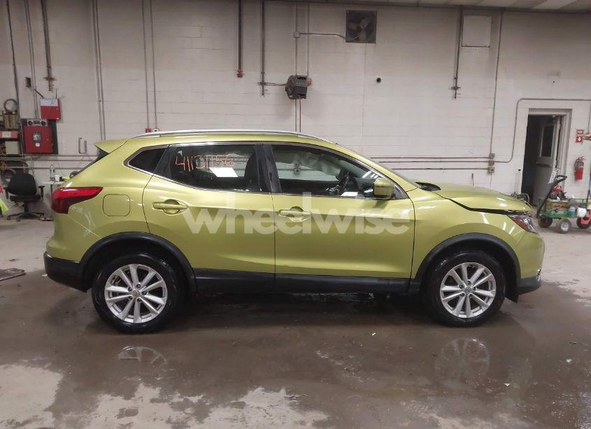 Photo 13 of 2017 Nissan Rogue SPORT SV (VIN JN1BJ1CR7HW106916)