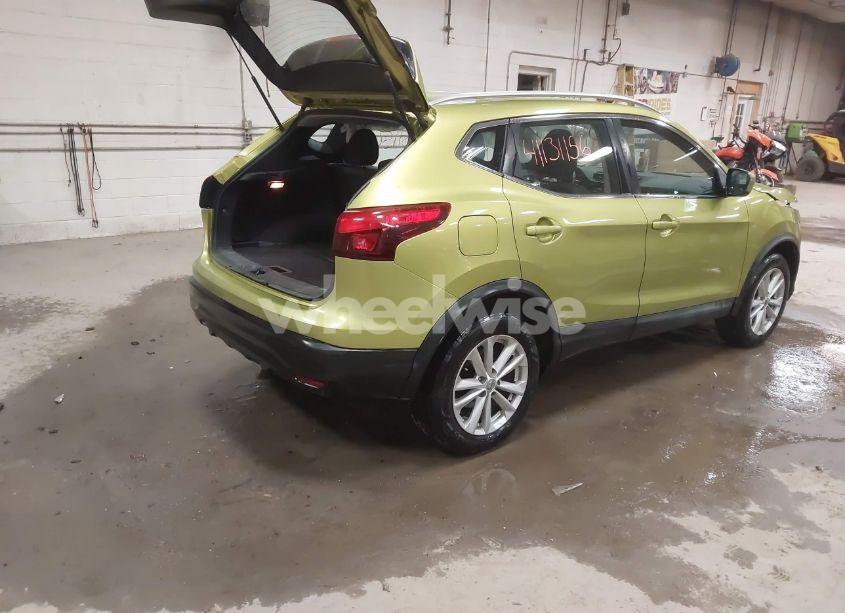 Photo 4 of 2017 Nissan Rogue SPORT SV (VIN JN1BJ1CR7HW106916)