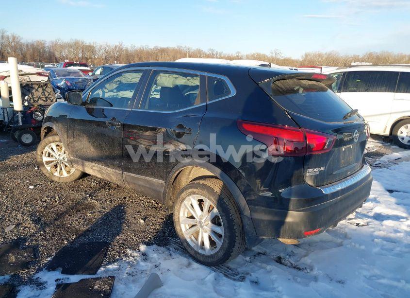 Photo 3 of 2017 Nissan Rogue SPORT S (VIN JN1BJ1CR7HW130083)
