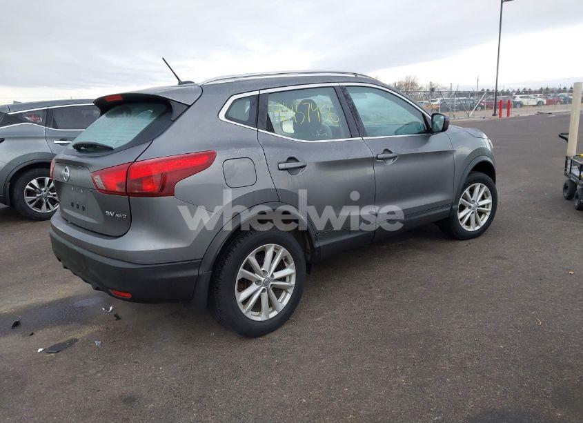 Photo 4 of 2017 Nissan Rogue SPORT SV (VIN JN1BJ1CR7HW133386)