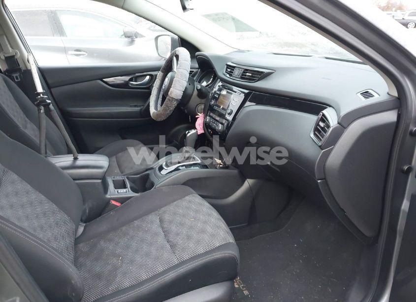 Photo 5 of 2017 Nissan Rogue SPORT SV (VIN JN1BJ1CR7HW133386)