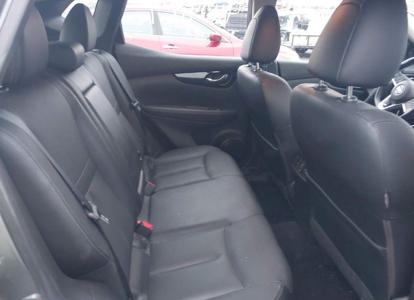 Photo 8 of 2018 Nissan Rogue SPORT SL (VIN JN1BJ1CR7JW251704)