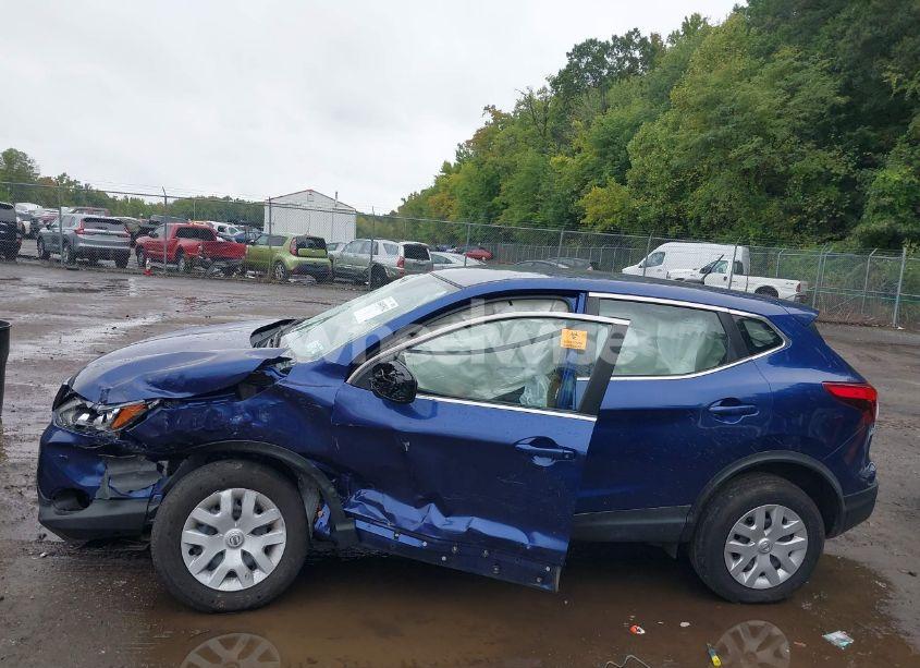 Photo 14 of 2018 Nissan Rogue SPORT S (VIN JN1BJ1CR7JW255848)