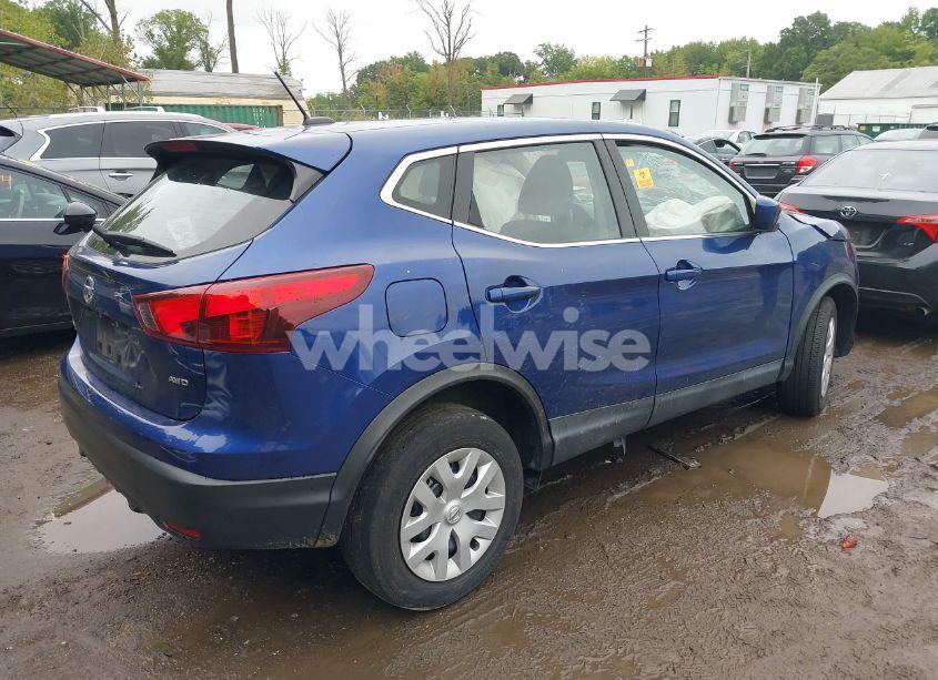 Photo 4 of 2018 Nissan Rogue SPORT S (VIN JN1BJ1CR7JW255848)