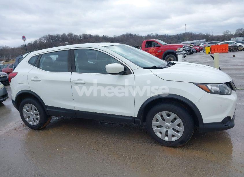 Photo 13 of 2018 Nissan Rogue SPORT S (VIN JN1BJ1CR7JW257132)