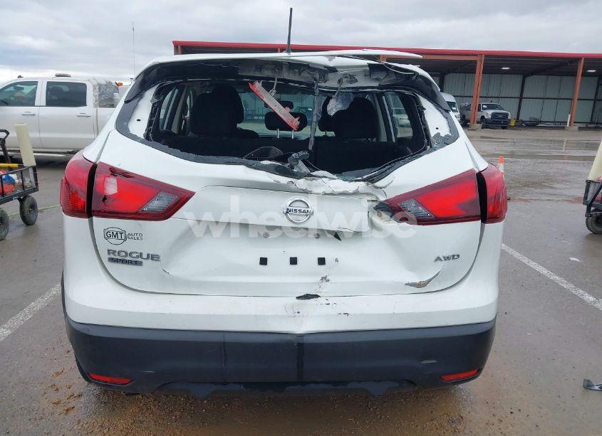 Photo 16 of 2018 Nissan Rogue SPORT S (VIN JN1BJ1CR7JW257132)