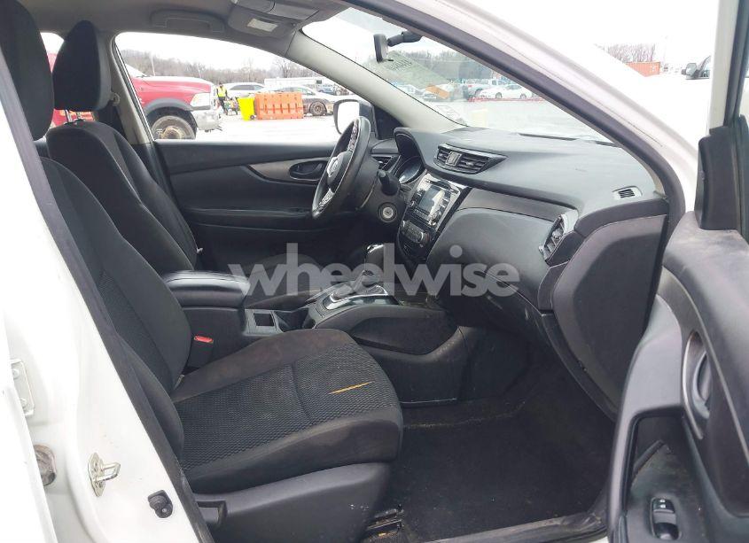 Photo 5 of 2018 Nissan Rogue SPORT S (VIN JN1BJ1CR7JW257132)