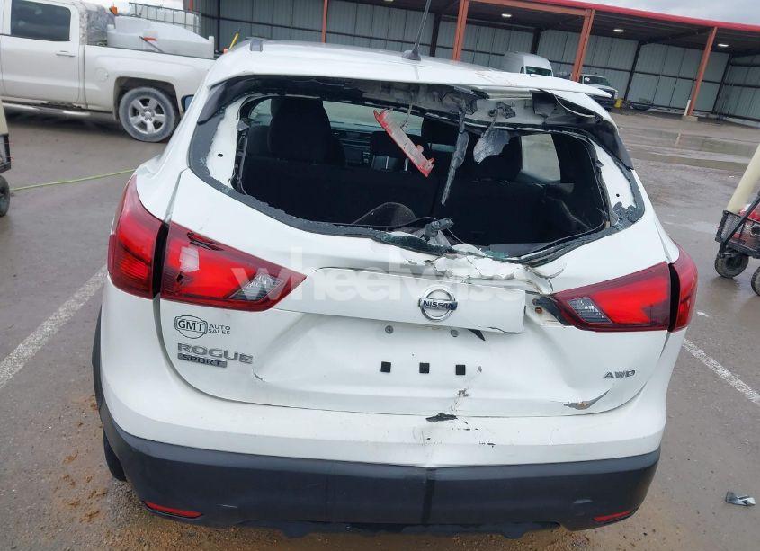 Photo 6 of 2018 Nissan Rogue SPORT S (VIN JN1BJ1CR7JW257132)