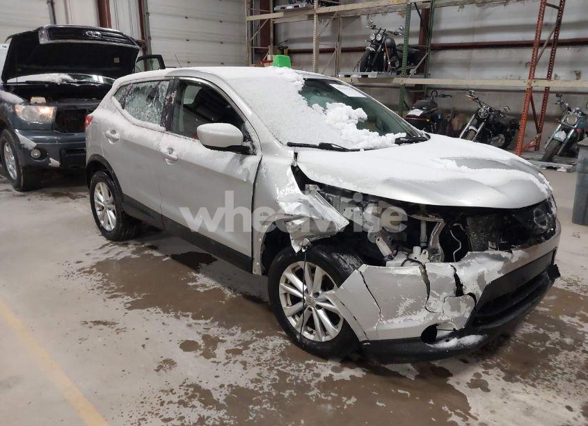 2018 Nissan Rogue SPORT S (VIN JN1BJ1CR7JW258538) main photo