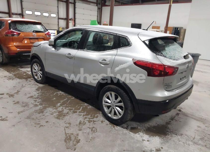 Photo 3 of 2018 Nissan Rogue SPORT S (VIN JN1BJ1CR7JW258538)