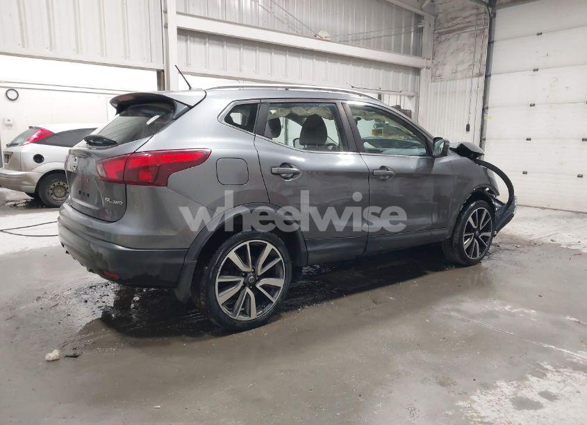 Photo 4 of 2018 Nissan Rogue SPORT SL (VIN JN1BJ1CR7JW282936)
