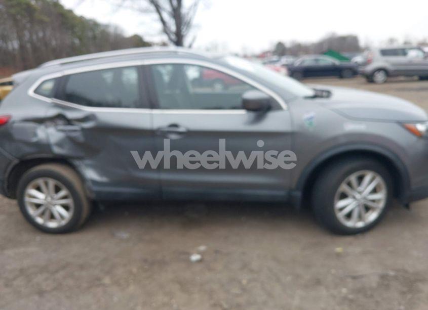 Photo 13 of 2018 Nissan Rogue SPORT SV (VIN JN1BJ1CR7JW291104)