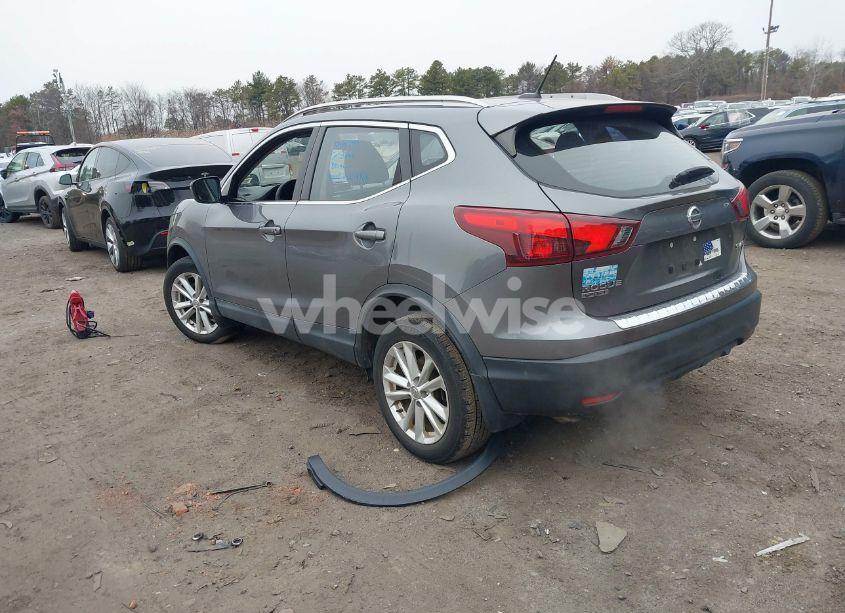 Photo 3 of 2018 Nissan Rogue SPORT SV (VIN JN1BJ1CR7JW291104)