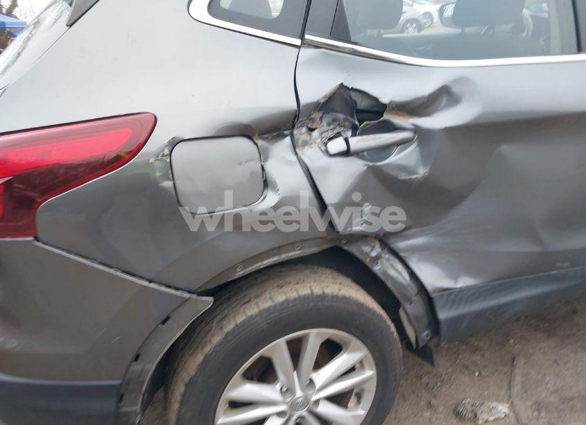 Photo 6 of 2018 Nissan Rogue SPORT SV (VIN JN1BJ1CR7JW291104)