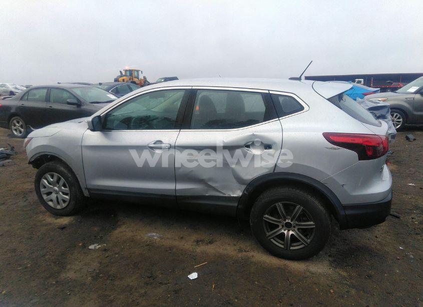 Photo 15 of 2019 Nissan Rogue SPORT S (VIN JN1BJ1CR7KW311577)