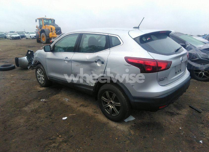 Photo 3 of 2019 Nissan Rogue SPORT S (VIN JN1BJ1CR7KW311577)