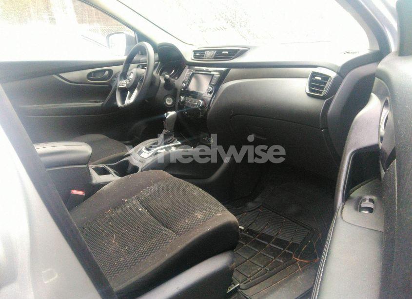 Photo 5 of 2019 Nissan Rogue SPORT S (VIN JN1BJ1CR7KW311577)