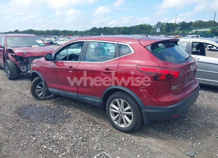 Photo 3 of 2019 Nissan Rogue SPORT S (VIN JN1BJ1CR7KW321946)