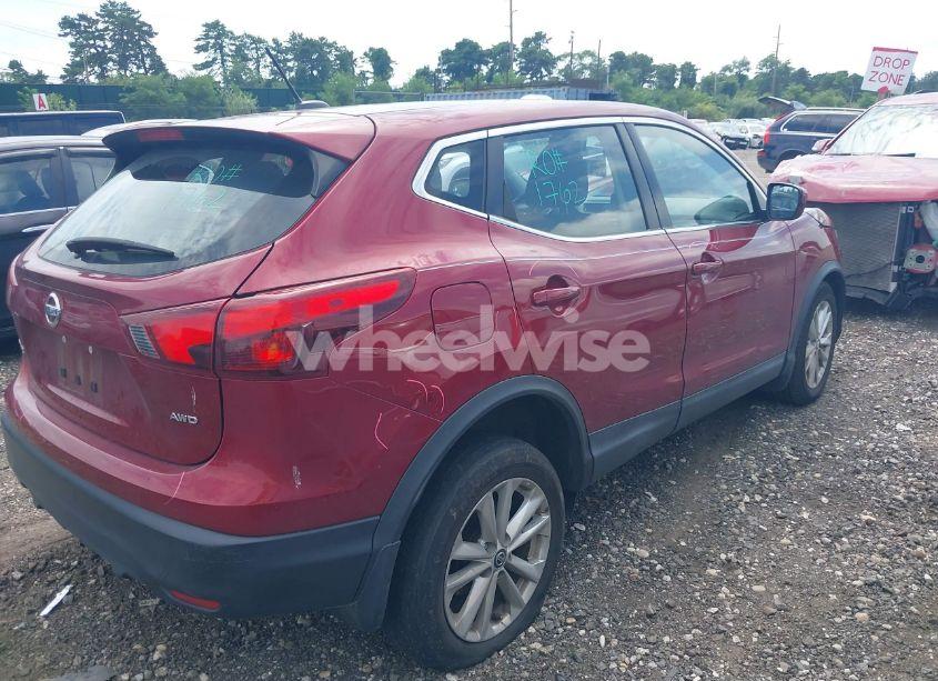 Photo 4 of 2019 Nissan Rogue SPORT S (VIN JN1BJ1CR7KW321946)