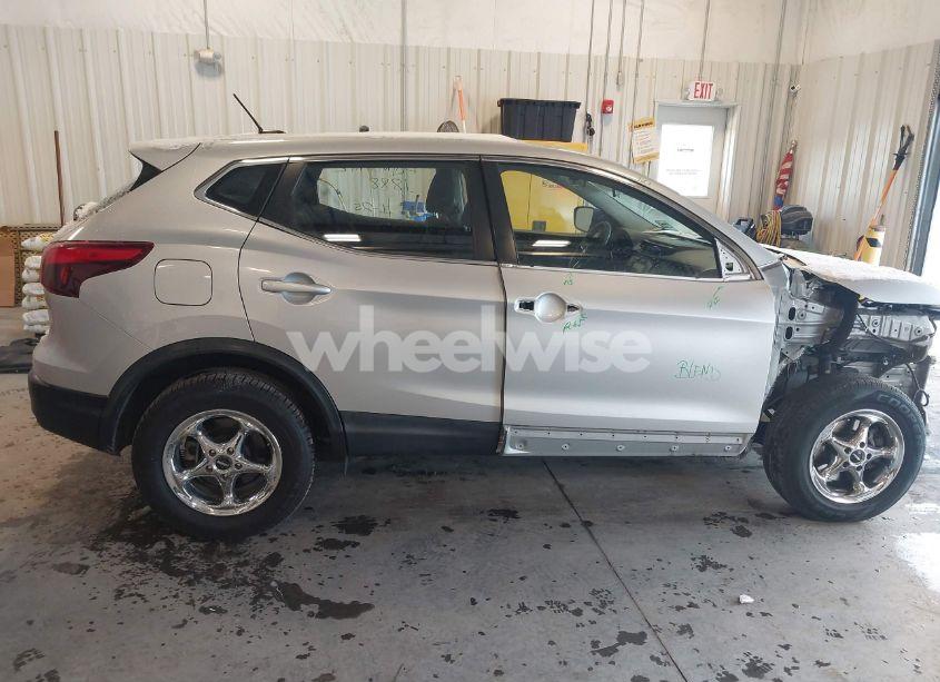 Photo 13 of 2019 Nissan Rogue SPORT S (VIN JN1BJ1CR7KW623284)