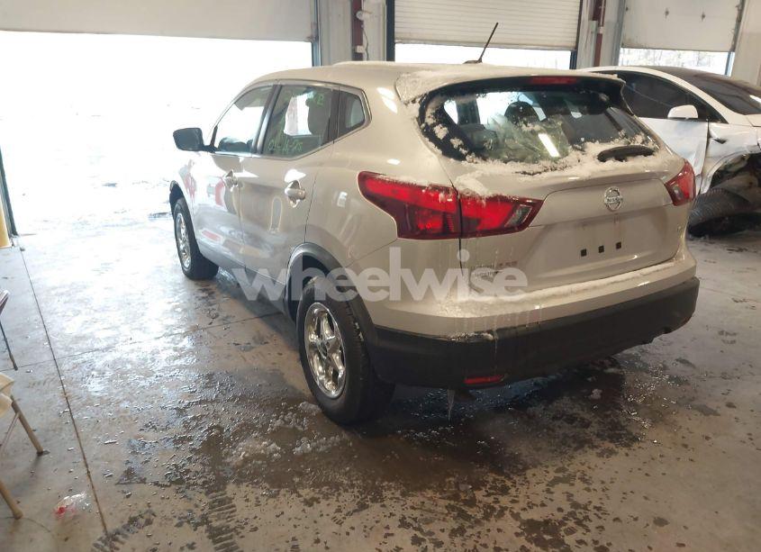 Photo 3 of 2019 Nissan Rogue SPORT S (VIN JN1BJ1CR7KW623284)