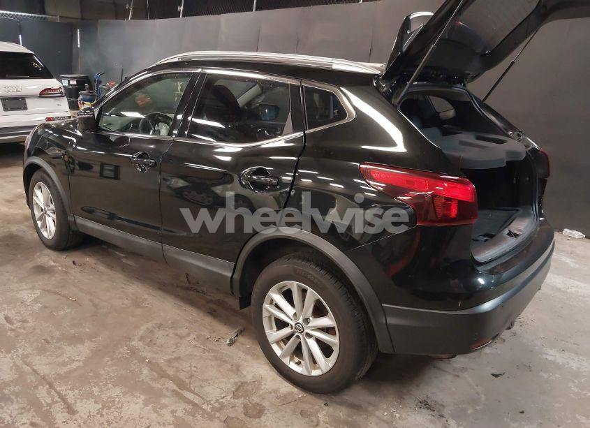 Photo 3 of 2019 Nissan Rogue SPORT SV (VIN JN1BJ1CR7KW626394)