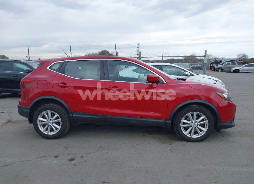 Photo 13 of 2017 Nissan Rogue SPORT S (VIN JN1BJ1CR8HW118654)