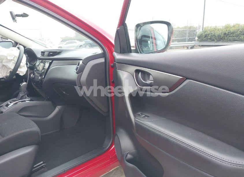 Photo 5 of 2017 Nissan Rogue SPORT S (VIN JN1BJ1CR8HW118654)