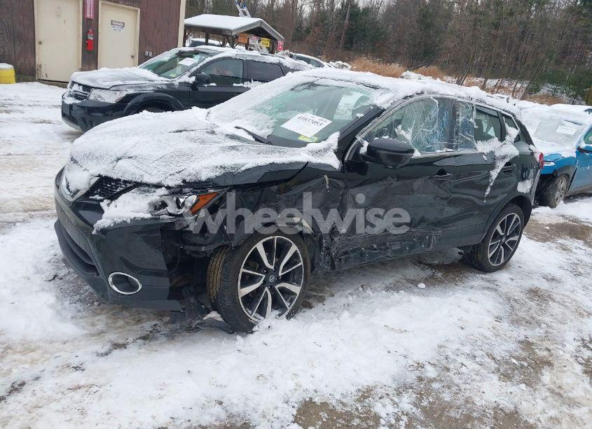 Photo 2 of 2017 Nissan Rogue SPORT SL (VIN JN1BJ1CR8HW118668)