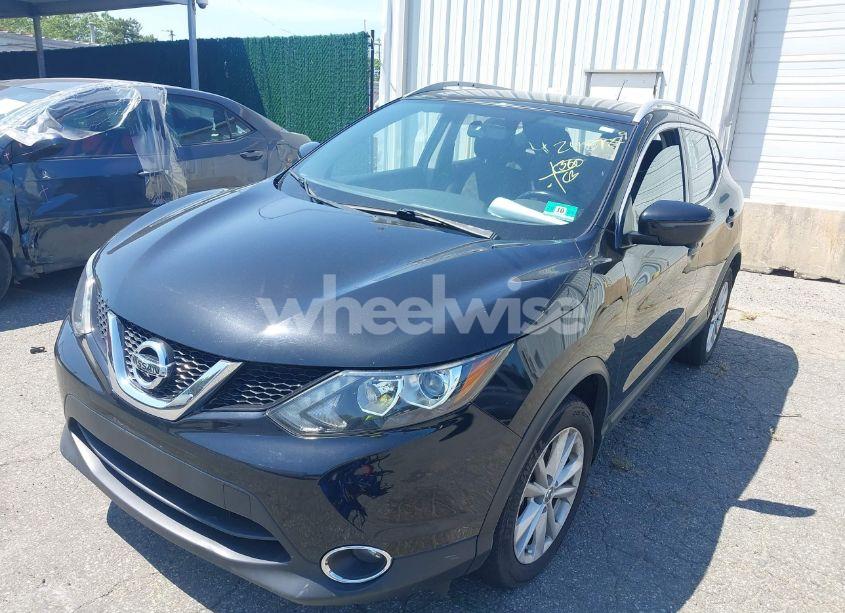 Photo 2 of 2017 Nissan Rogue SPORT SV (VIN JN1BJ1CR8HW119786)