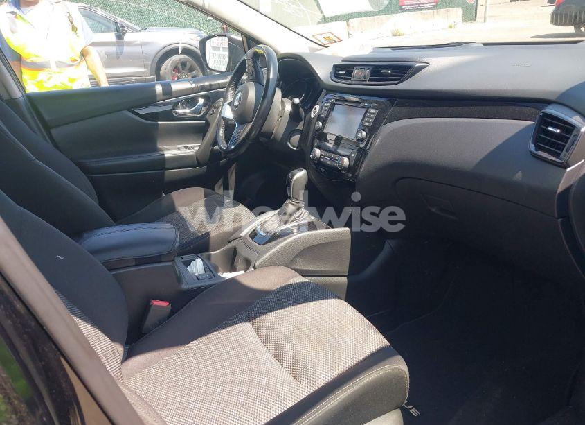 Photo 5 of 2017 Nissan Rogue SPORT SV (VIN JN1BJ1CR8HW119786)