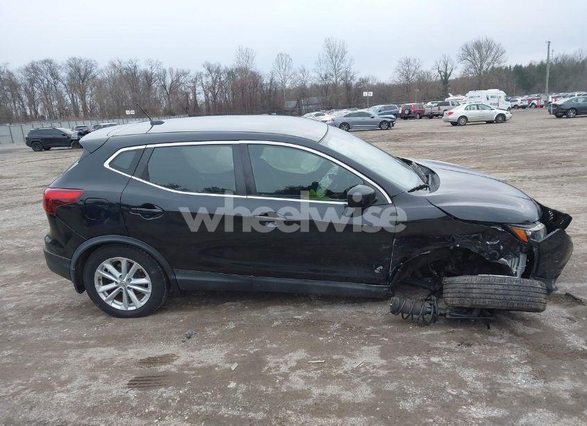 Photo 13 of 2017 Nissan Rogue SPORT S (VIN JN1BJ1CR8HW122929)