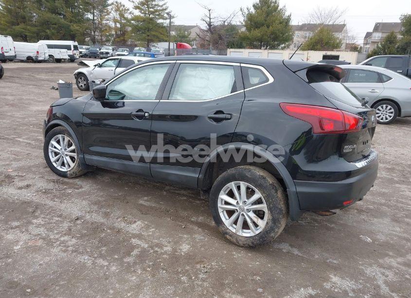 Photo 3 of 2017 Nissan Rogue SPORT S (VIN JN1BJ1CR8HW122929)