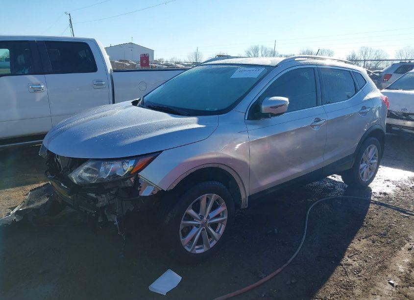 Photo 2 of 2017 Nissan Rogue SPORT SV (VIN JN1BJ1CR8HW132957)