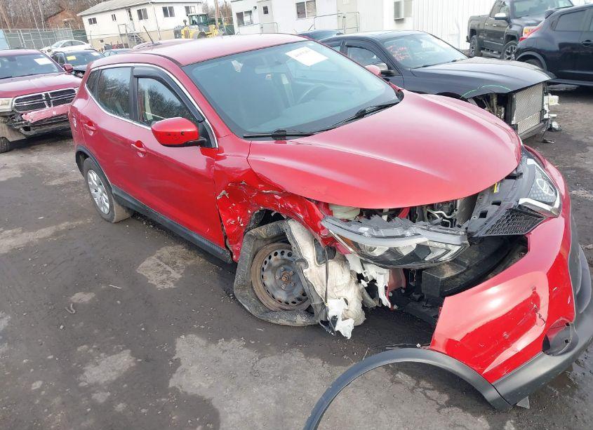 2018 Nissan Rogue SPORT S (VIN JN1BJ1CR8JW251257) main photo