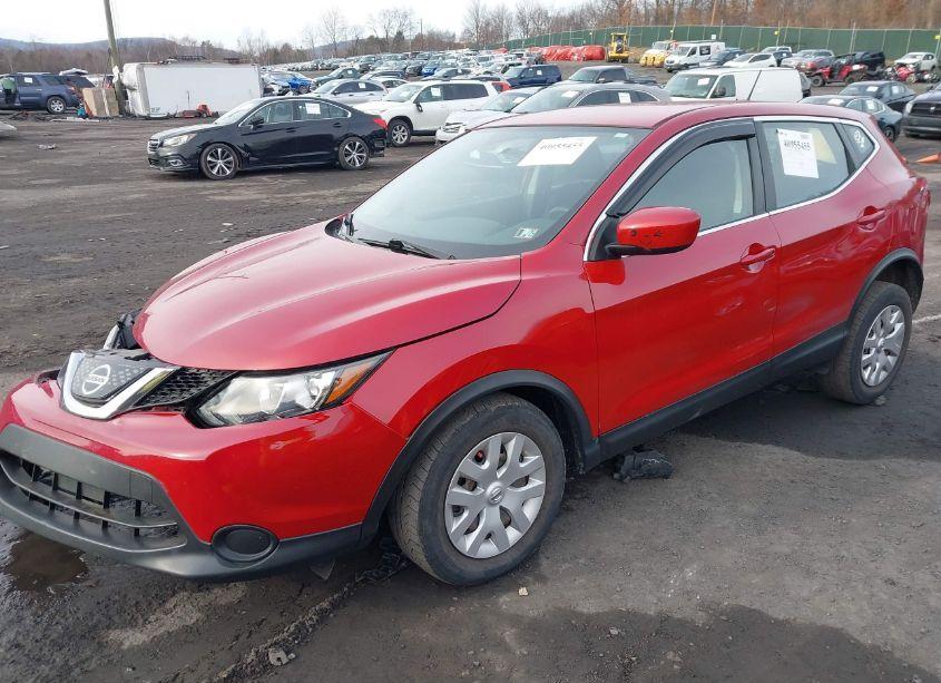 Photo 2 of 2018 Nissan Rogue SPORT S (VIN JN1BJ1CR8JW251257)