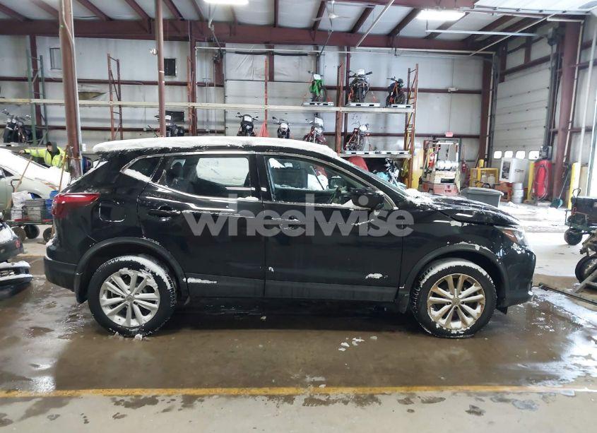 Photo 13 of 2018 Nissan Rogue SPORT S (VIN JN1BJ1CR8JW280872)
