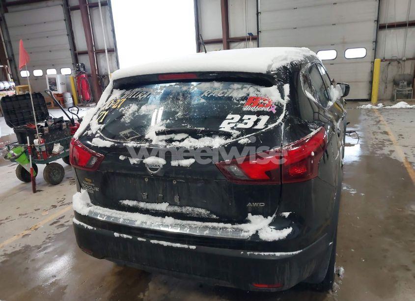 Photo 16 of 2018 Nissan Rogue SPORT S (VIN JN1BJ1CR8JW280872)