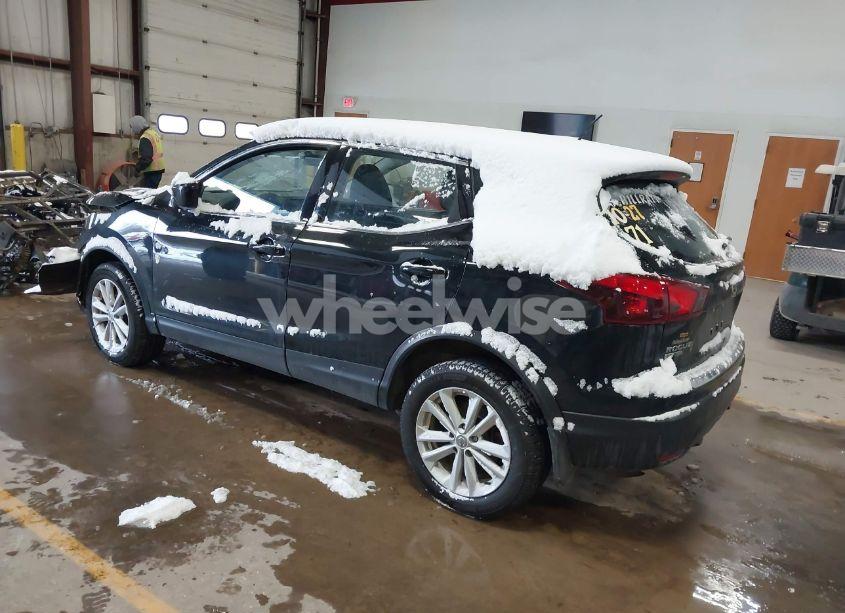 Photo 3 of 2018 Nissan Rogue SPORT S (VIN JN1BJ1CR8JW280872)