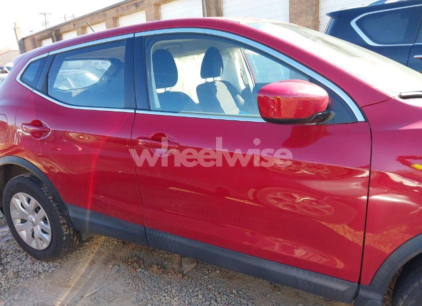 Photo 13 of 2018 Nissan Rogue SPORT S (VIN JN1BJ1CR8JW286073)