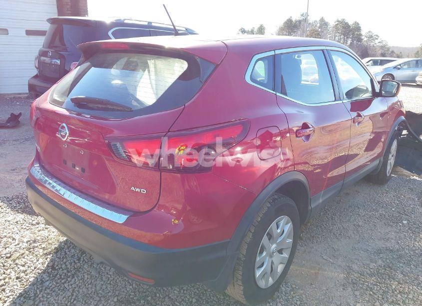 Photo 4 of 2018 Nissan Rogue SPORT S (VIN JN1BJ1CR8JW286073)