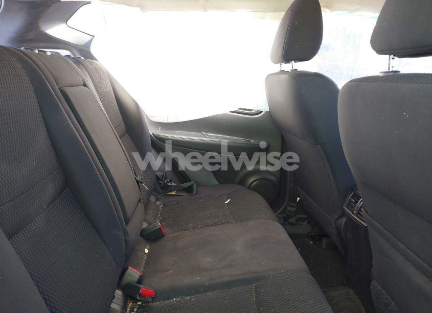 Photo 8 of 2018 Nissan Rogue SPORT S (VIN JN1BJ1CR8JW286073)