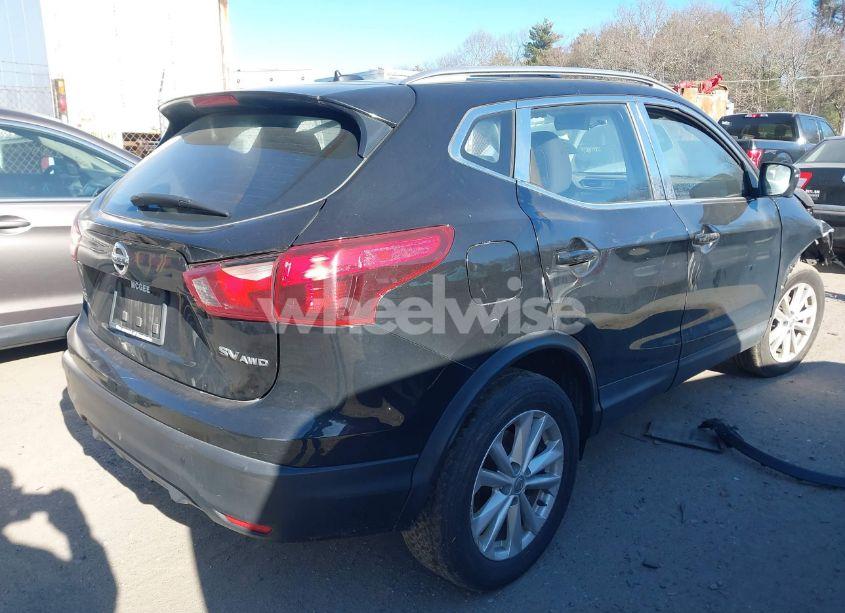 Photo 4 of 2018 Nissan Rogue SPORT SV (VIN JN1BJ1CR8JW294321)