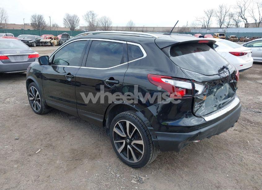 Photo 3 of 2018 Nissan Rogue SPORT SL (VIN JN1BJ1CR8JW294335)