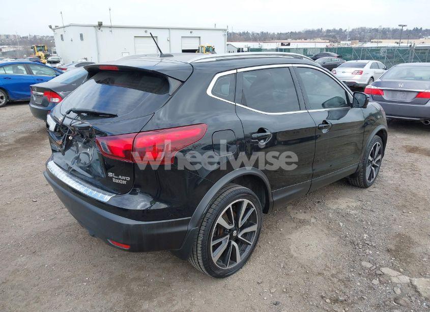 Photo 4 of 2018 Nissan Rogue SPORT SL (VIN JN1BJ1CR8JW294335)